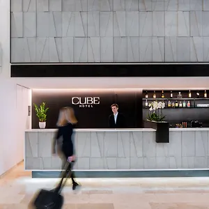 ホテル Cube, プラハ