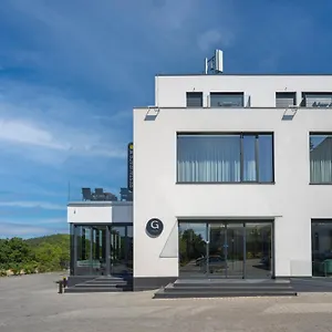 Golf Hotel